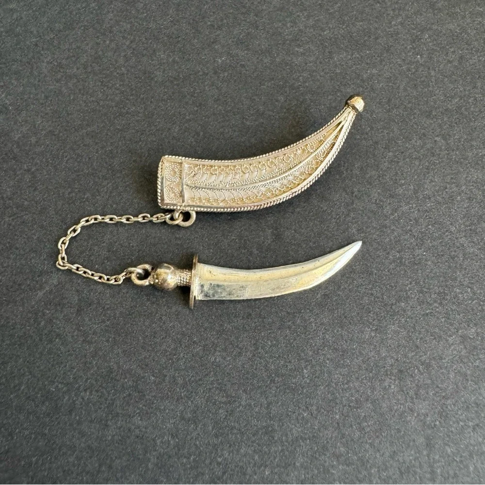 Vintage Sterling Silver Dagger & Sheath Brooch Spun Filigree‎ Sword Pin Chain